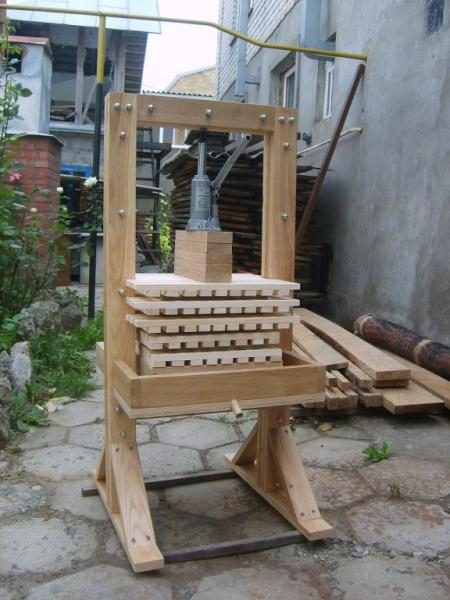  Presse à pommes en bois faite maison