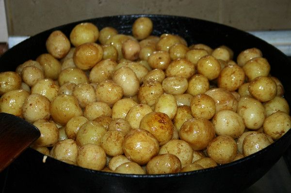  Si vous avez besoin de pommes de terre fraîches pour la cuisine, vous devez les creuser à la fin juillet.