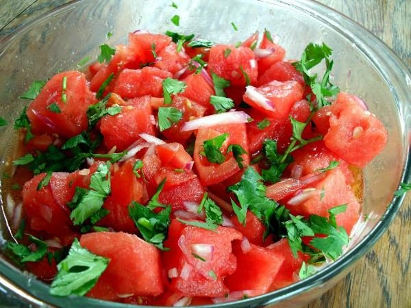  Variedades de tomates Budenovka ideales para hacer ensaladas