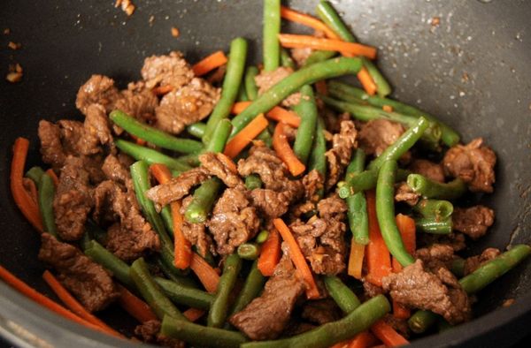  Las judías verdes están bien combinadas con platos de carne y verduras.