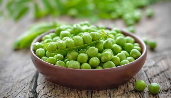  Comer guisantes en los alimentos evitará posibles enfermedades de la piel y eliminará muchos problemas dermatológicos.